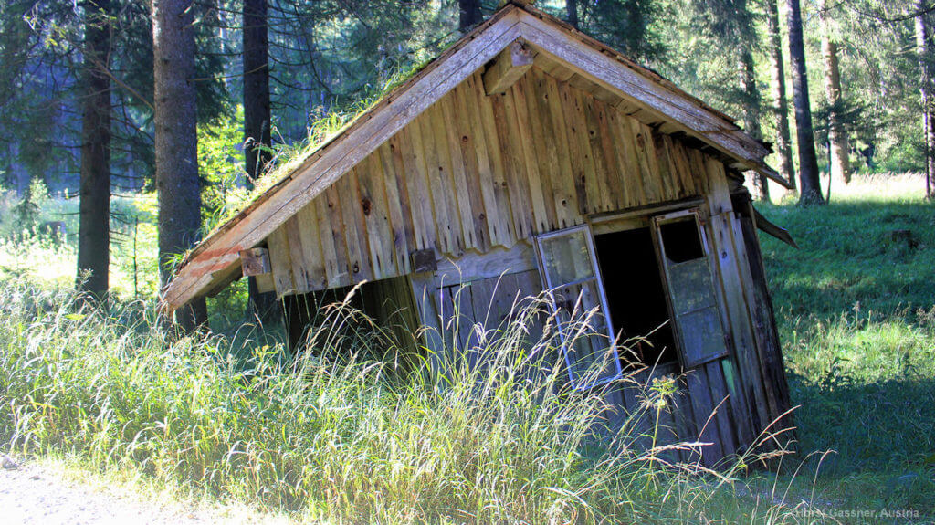 Hütte auf dem Weg zur Drachenwand, ein ehemaliger markanter Wegpunkt