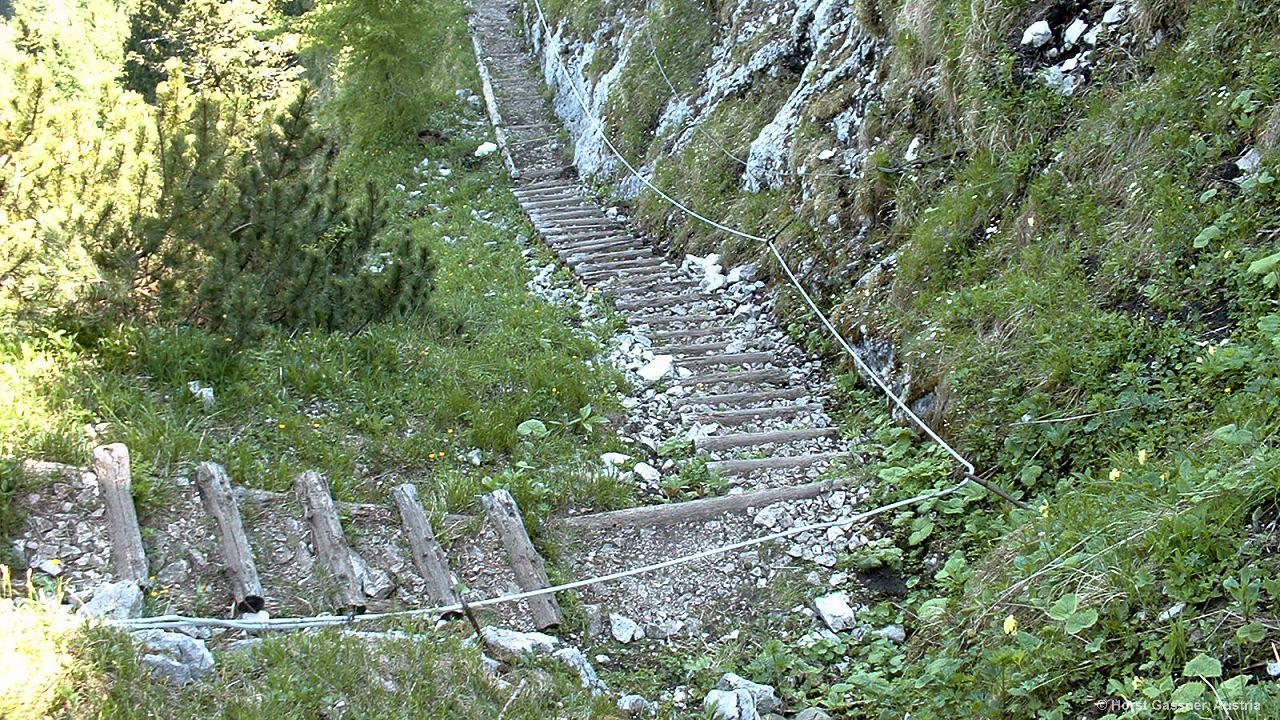 Viele Stufen prägen die Wanderung auf den Untersberg