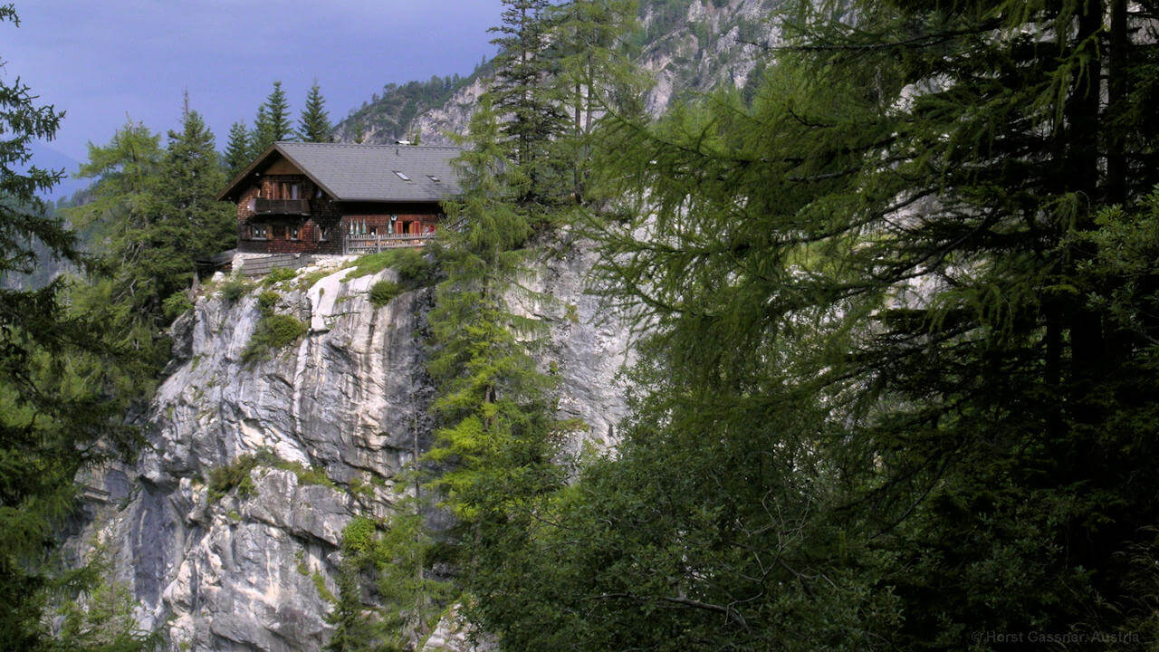 Dreitörlweg, Dolomitenhütte