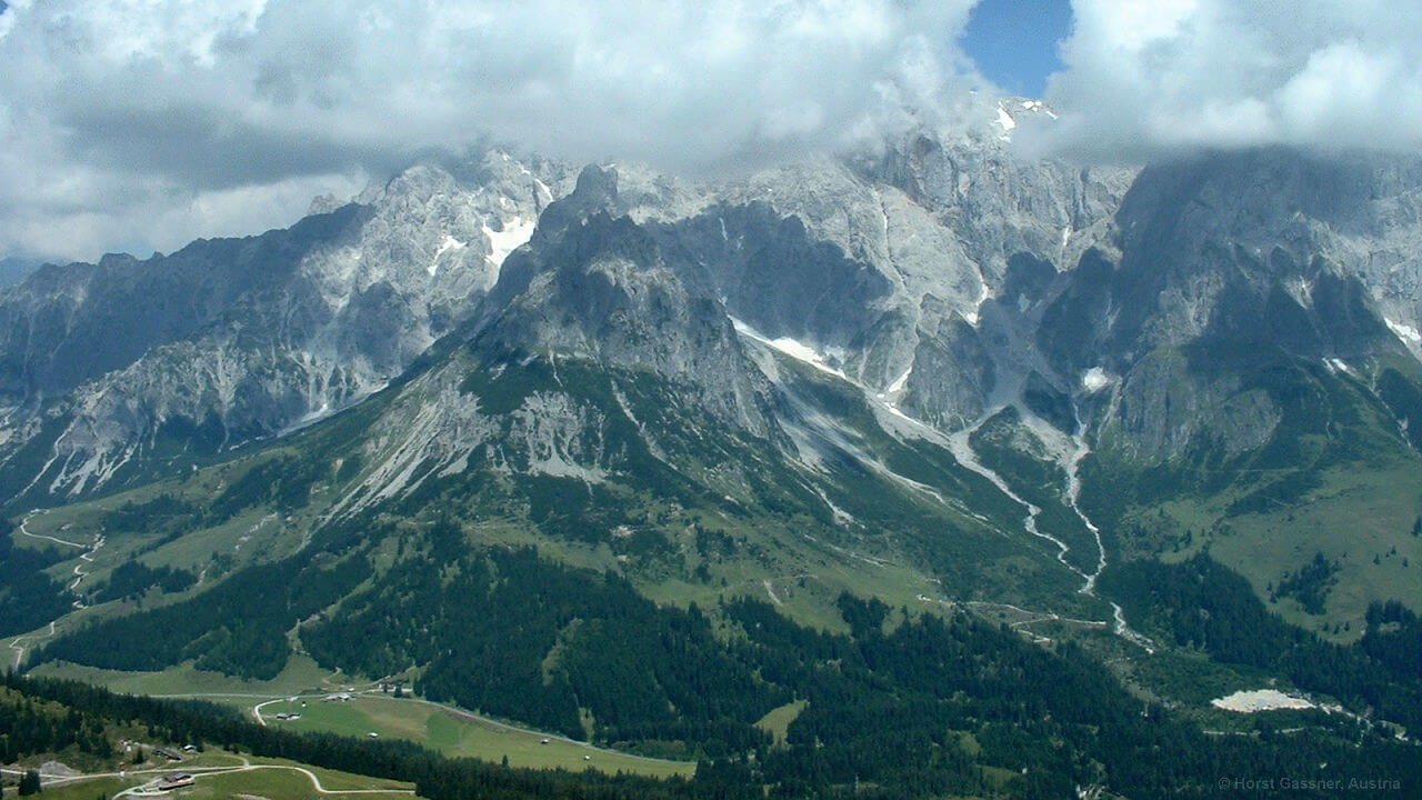 Blick hinüber zum Hochkönigmassiv Bekannte Sagen aus Salzburg