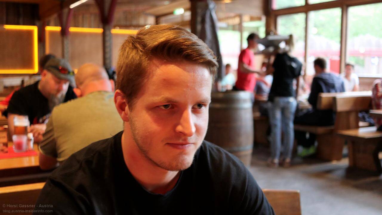 Mein Sohn Mike (21) Mein Sohn Mike (21)